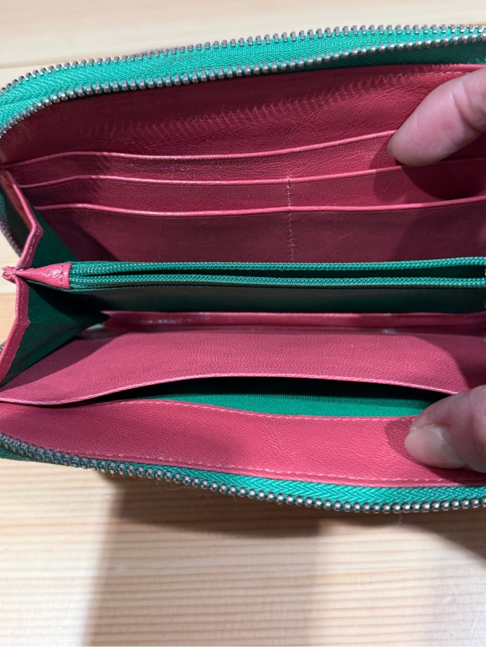 TUSK NYC Leather Double Zip Organizer Wallet Clutch Green Pink Colorblock - Picture 13 of 13